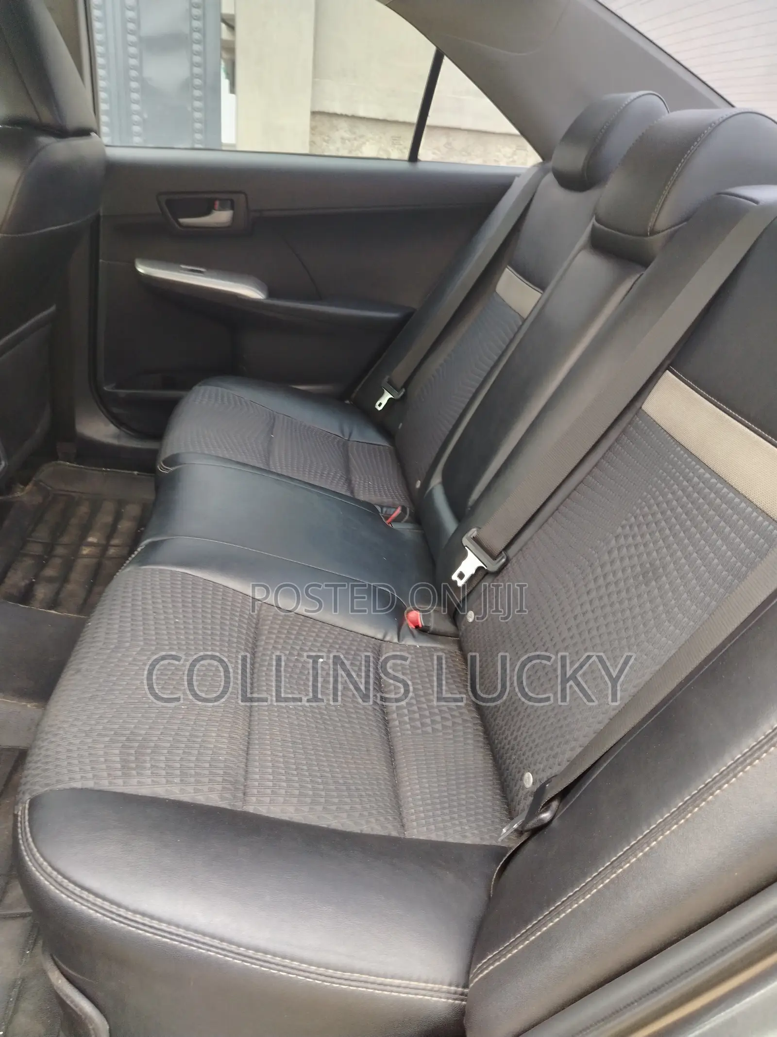 Toyota Camry SE 4dr Sedan (2.5L 4cyl 6A) 2012 Gray