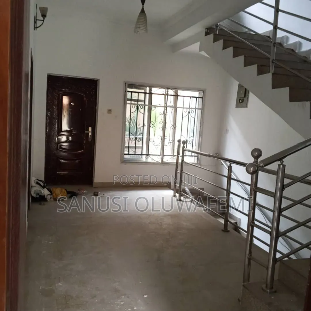 3bdrm Duplex in Ikeja GRA for rent