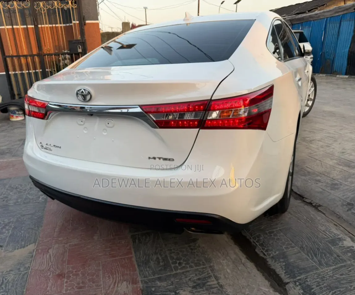 Toyota Avalon 2014 White