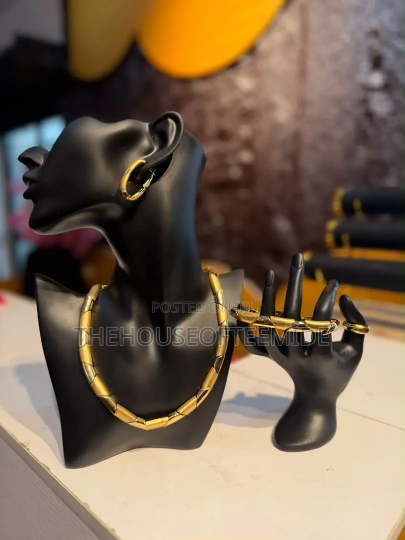Golden Jewelry Set for Women