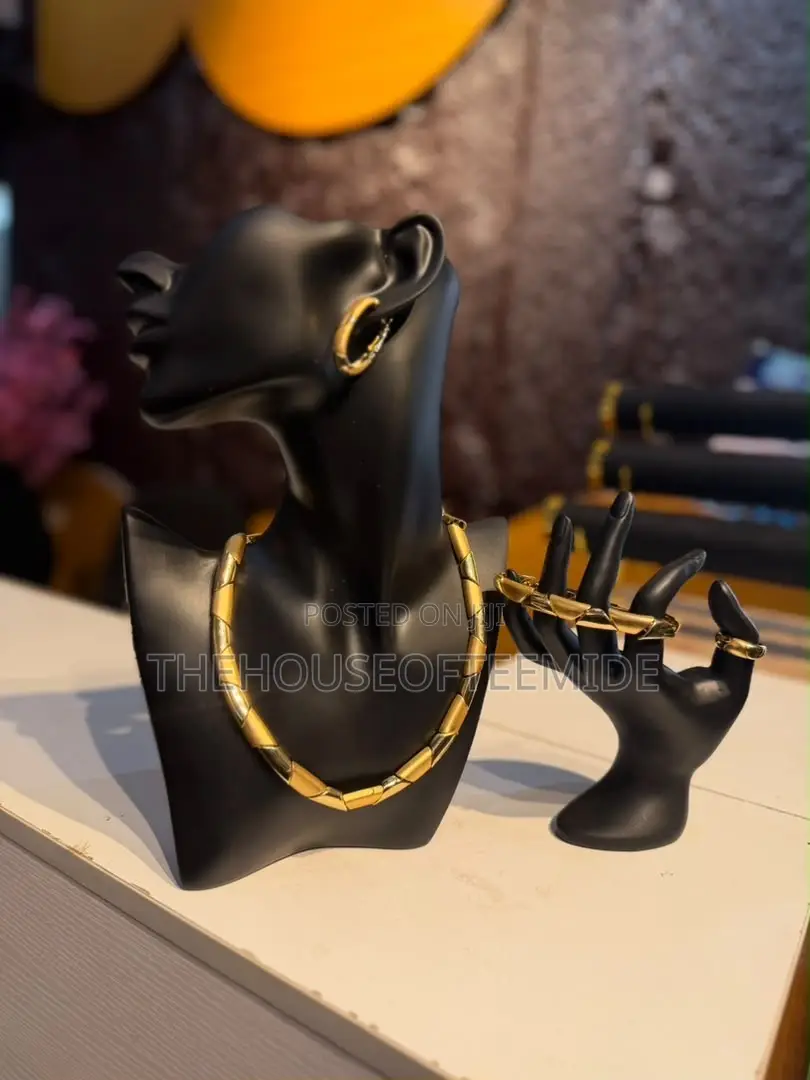 Golden Jewelry Set for Women