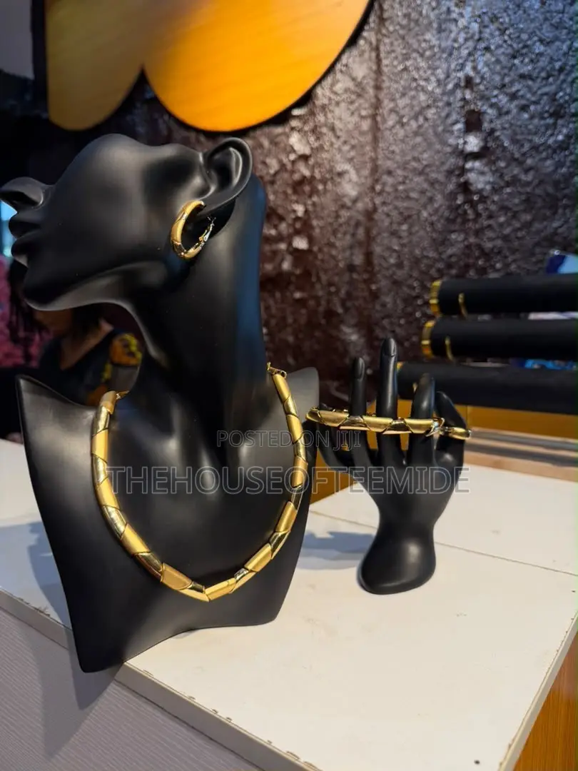Golden Jewelry Set for Women