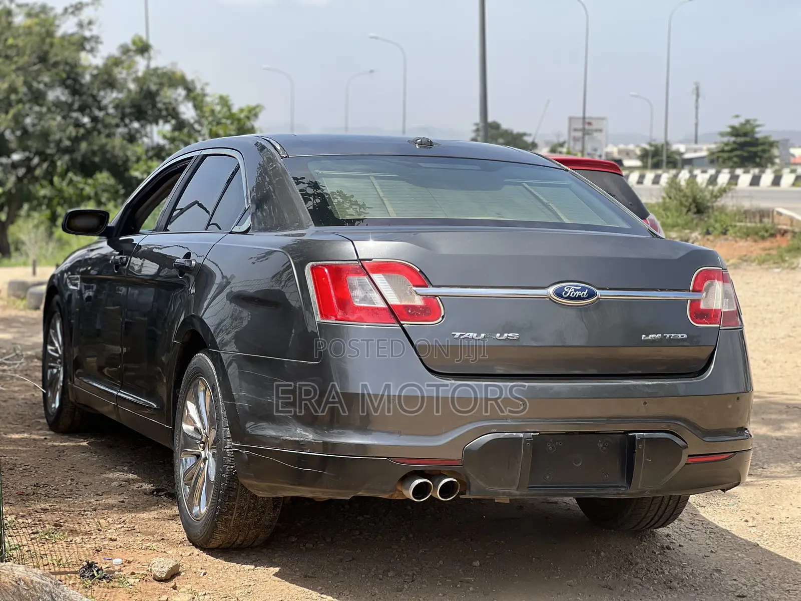Ford Taurus 2012 Gray