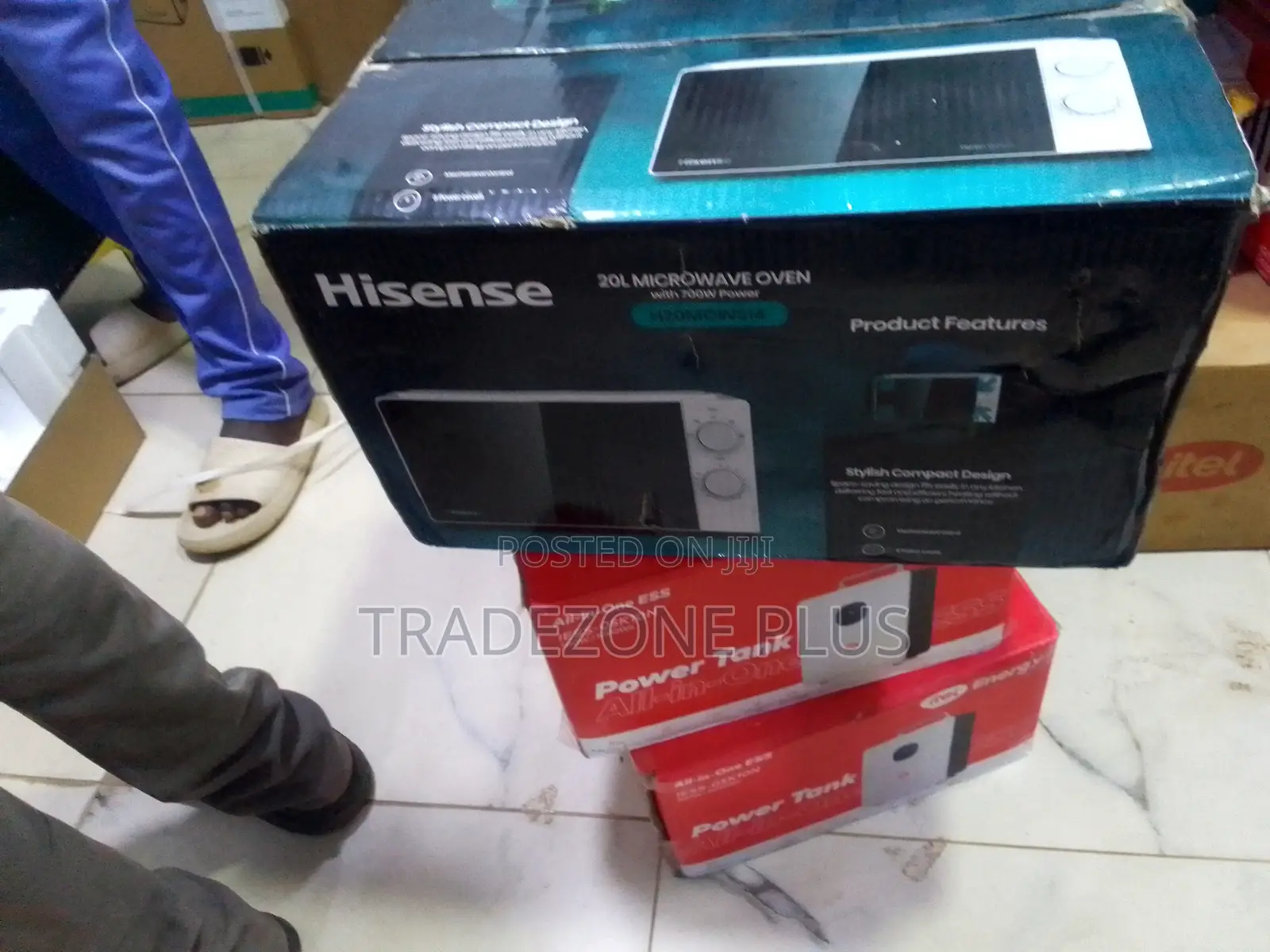 Hisense Microwave Oven for Quick Snacks and Leftovers