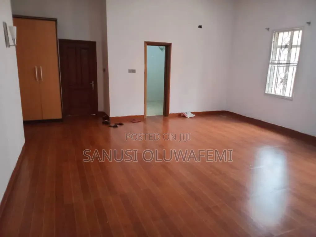 3bdrm Block of Flats in Ikeja GRA for rent