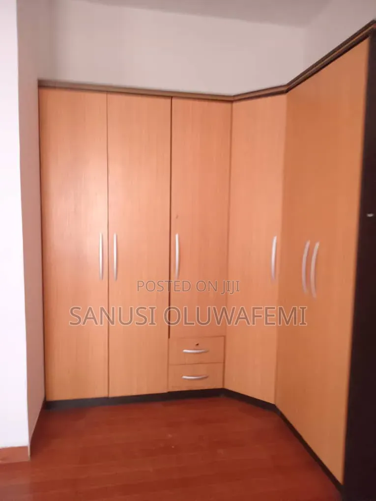 3bdrm Block of Flats in Ikeja GRA for rent