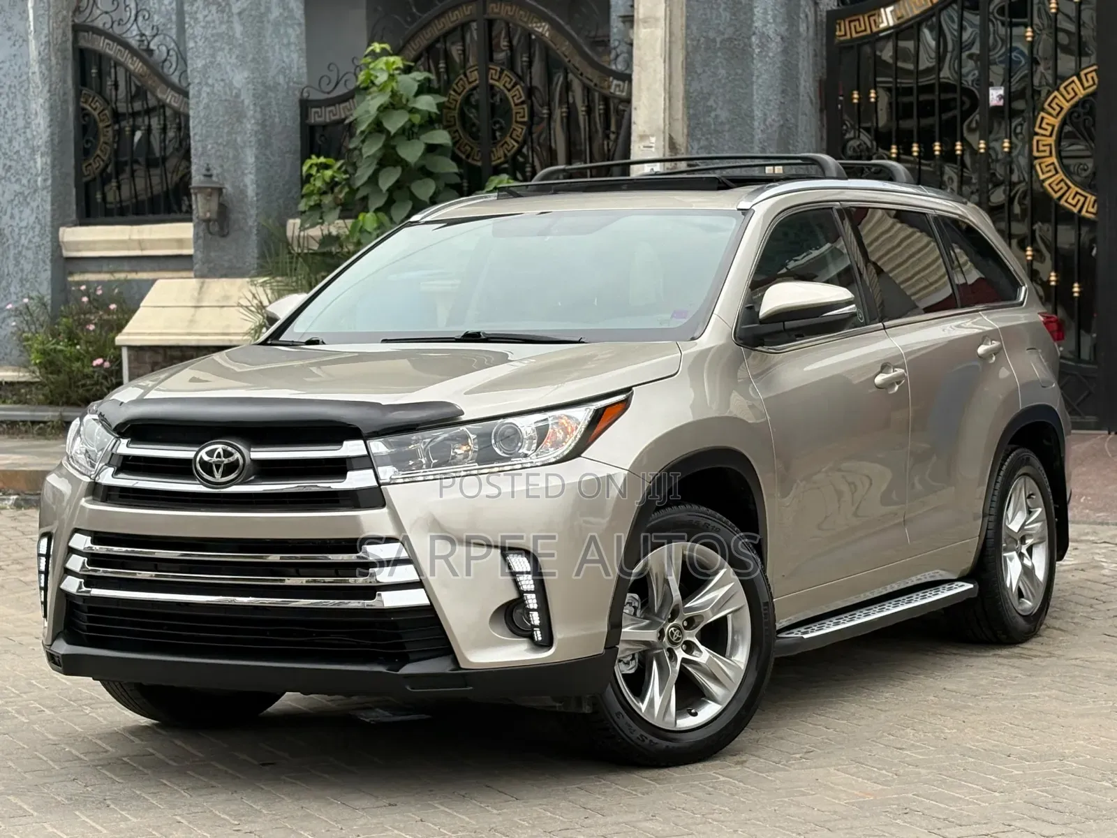 Toyota Highlander Limited V6 4x4 (3.5L 6cyl 6A) 2016 Gold
