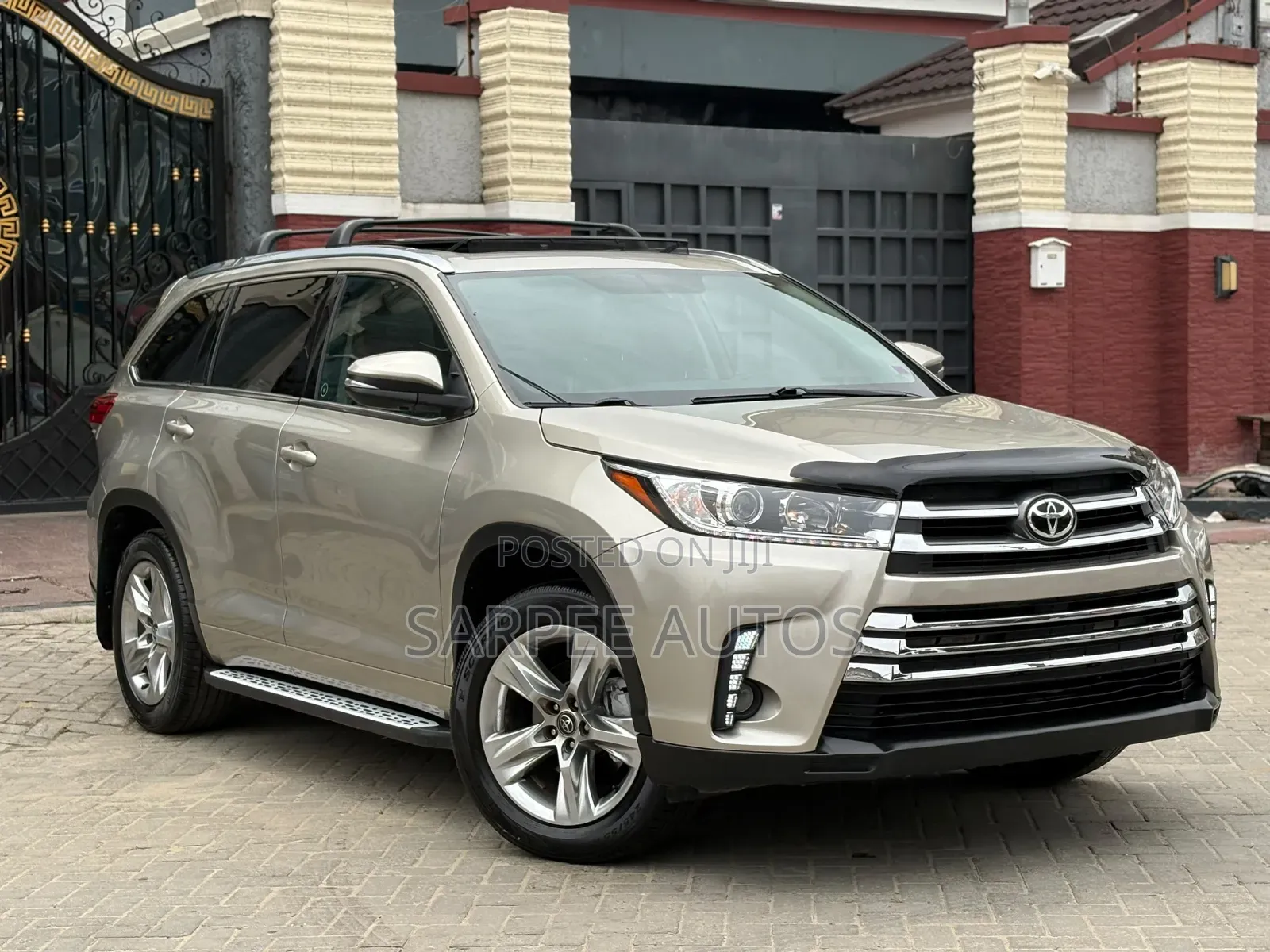 Toyota Highlander Limited V6 4x4 (3.5L 6cyl 6A) 2016 Gold
