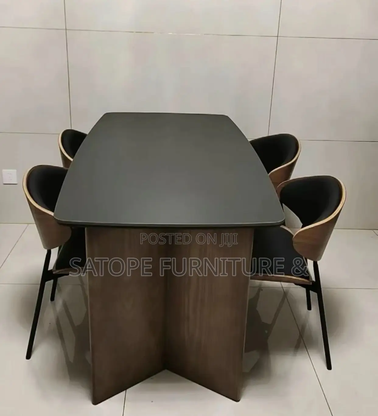 Elegant Design Dining Set by 6