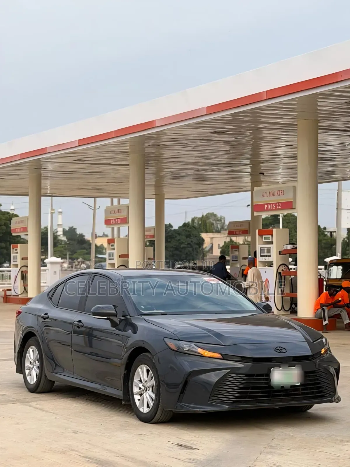 Toyota Camry LE 2025 Black