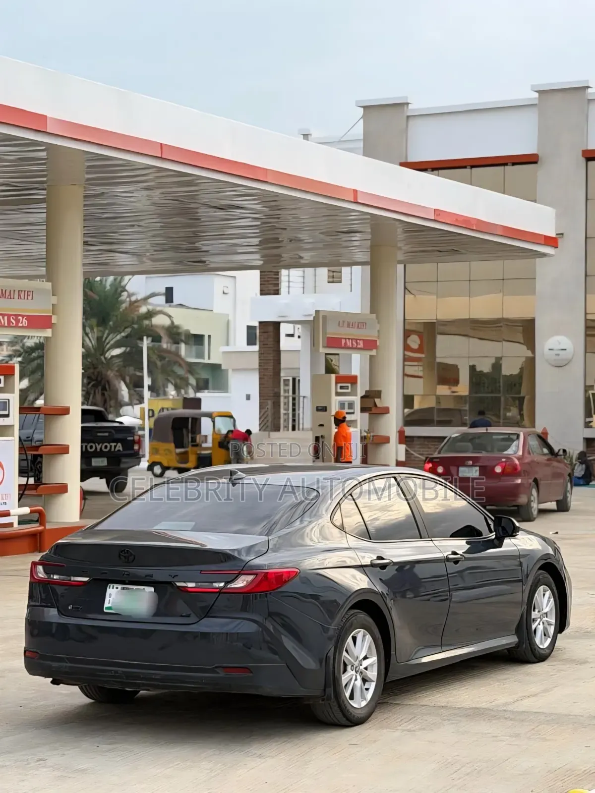 Toyota Camry LE 2025 Black