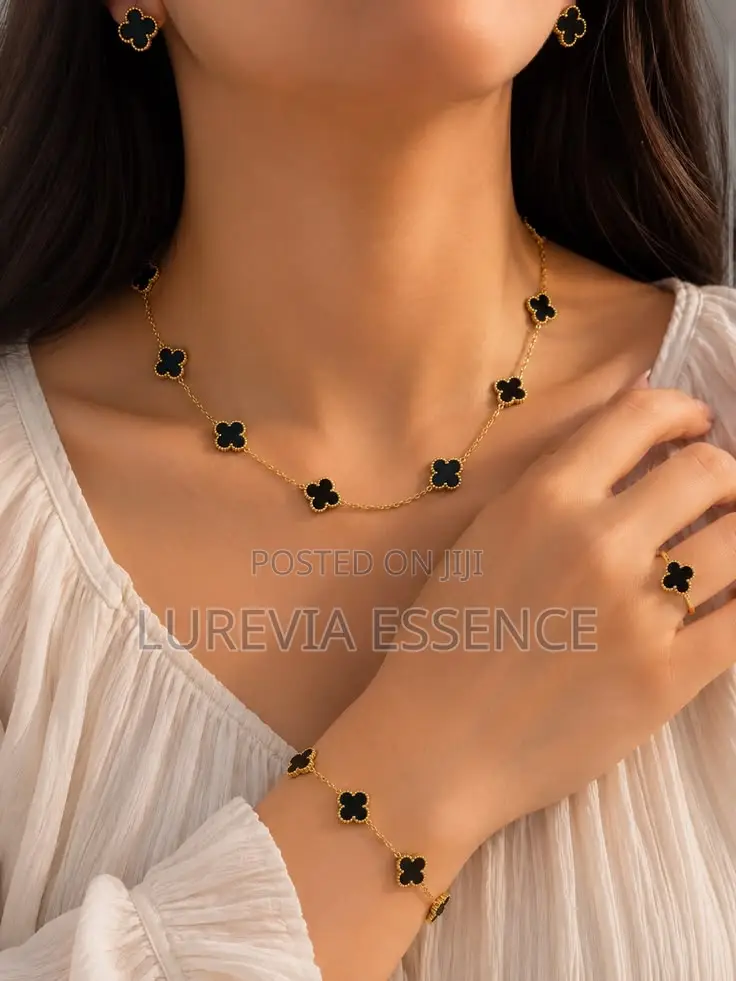 Women’s Black Clover Jewellery Set