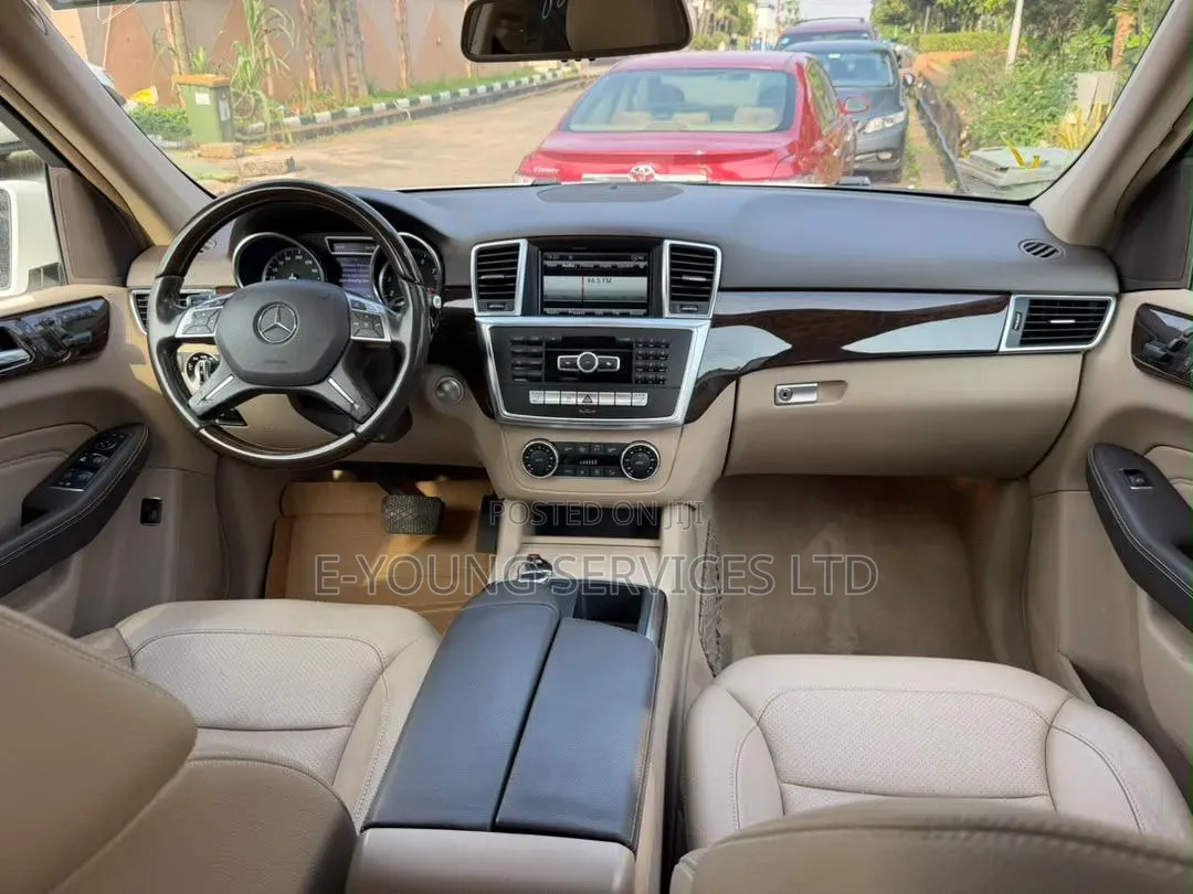 Mercedes-Benz M Class ML350 4MATIC 4dr SUV AWD (3.5L 6cyl 7A) 2015 White