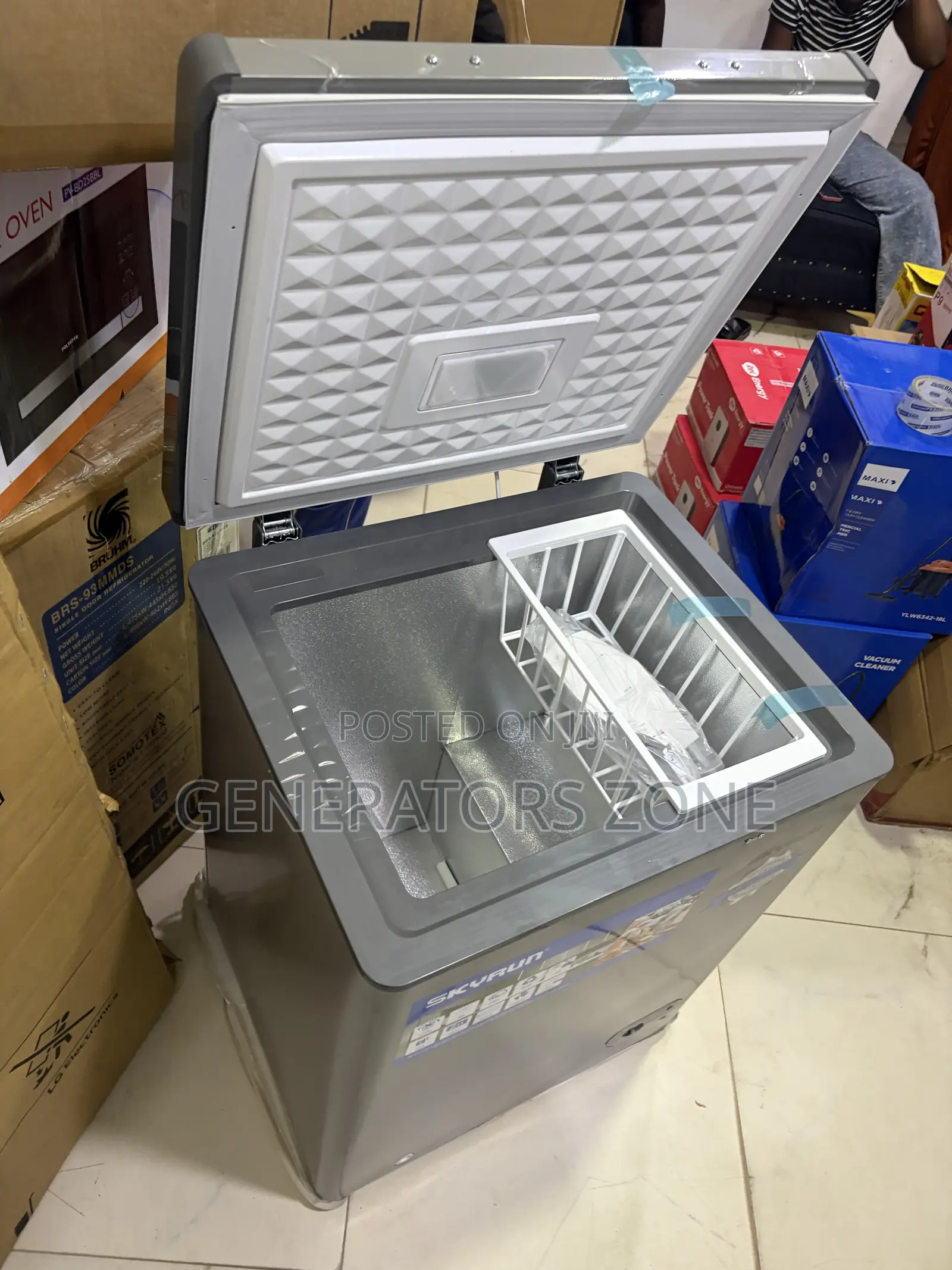 Skyrun 100L Chest Freezer for Practical Home Storage