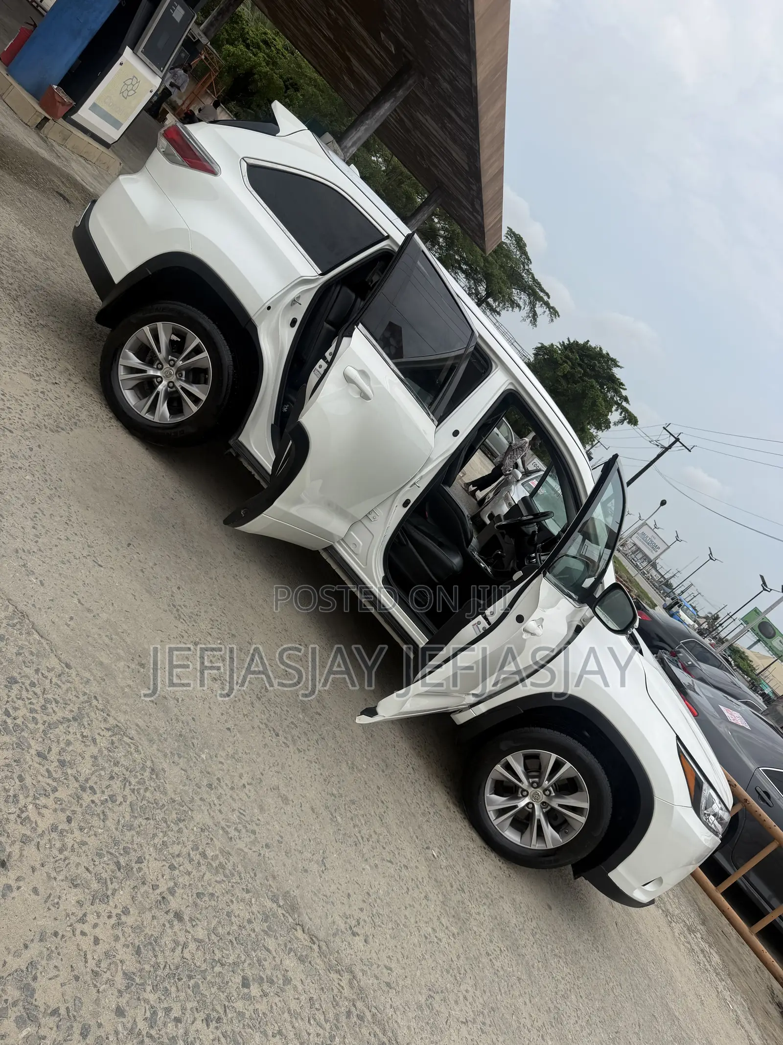 Toyota Highlander XLE 4dr SUV AWD (3.5L 6cyl 6A) 2015 White