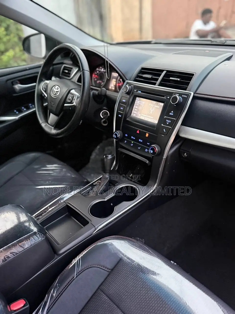 Toyota Camry SE 4dr Sedan (2.5L 4cyl 6A) 2016 Gray