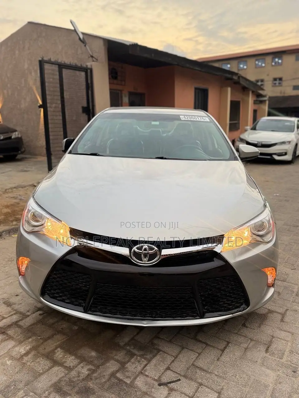Toyota Camry SE 4dr Sedan (2.5L 4cyl 6A) 2016 Gray