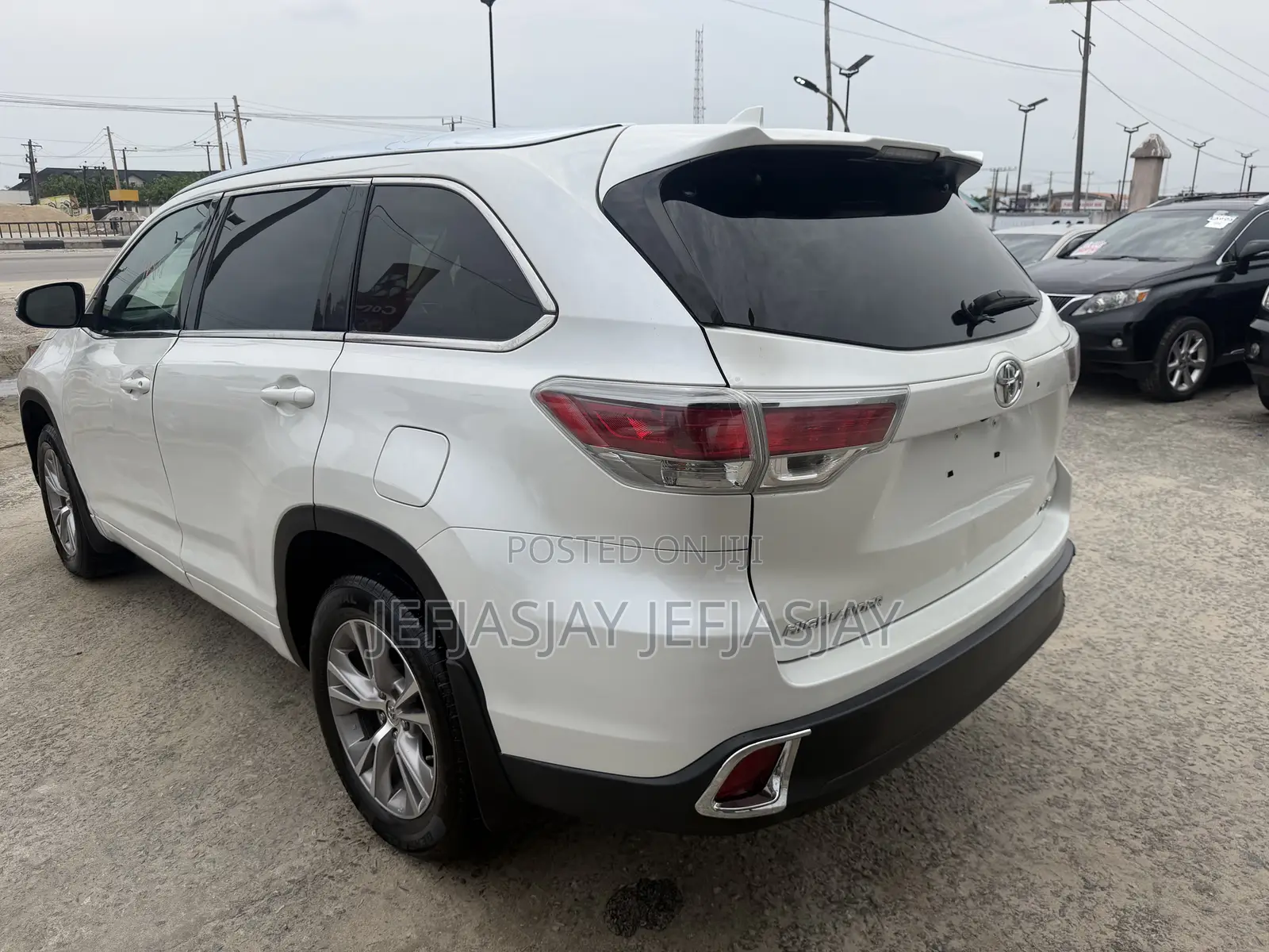 Toyota Highlander XLE 4dr SUV AWD (3.5L 6cyl 6A) 2015 White