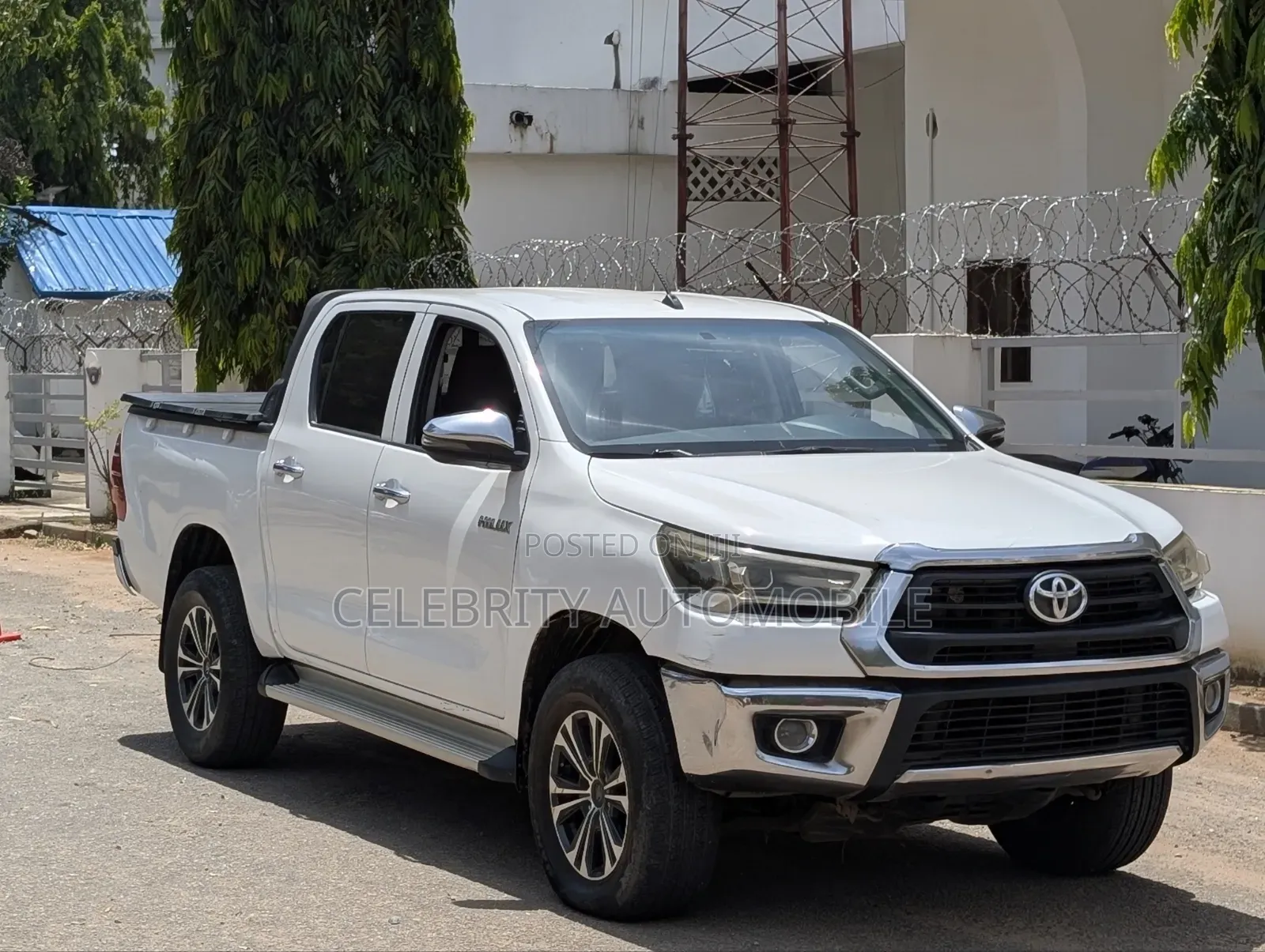 Toyota Hilux 2021 White