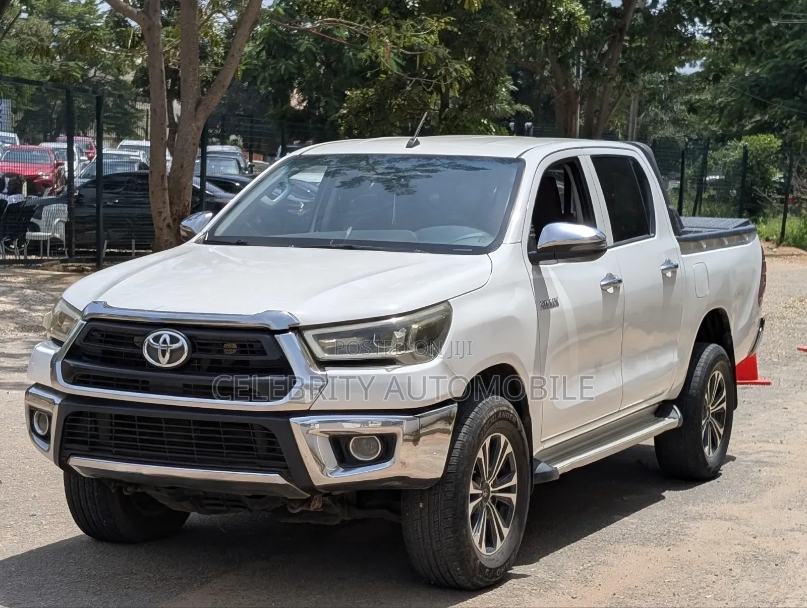 Toyota Hilux 2021 White