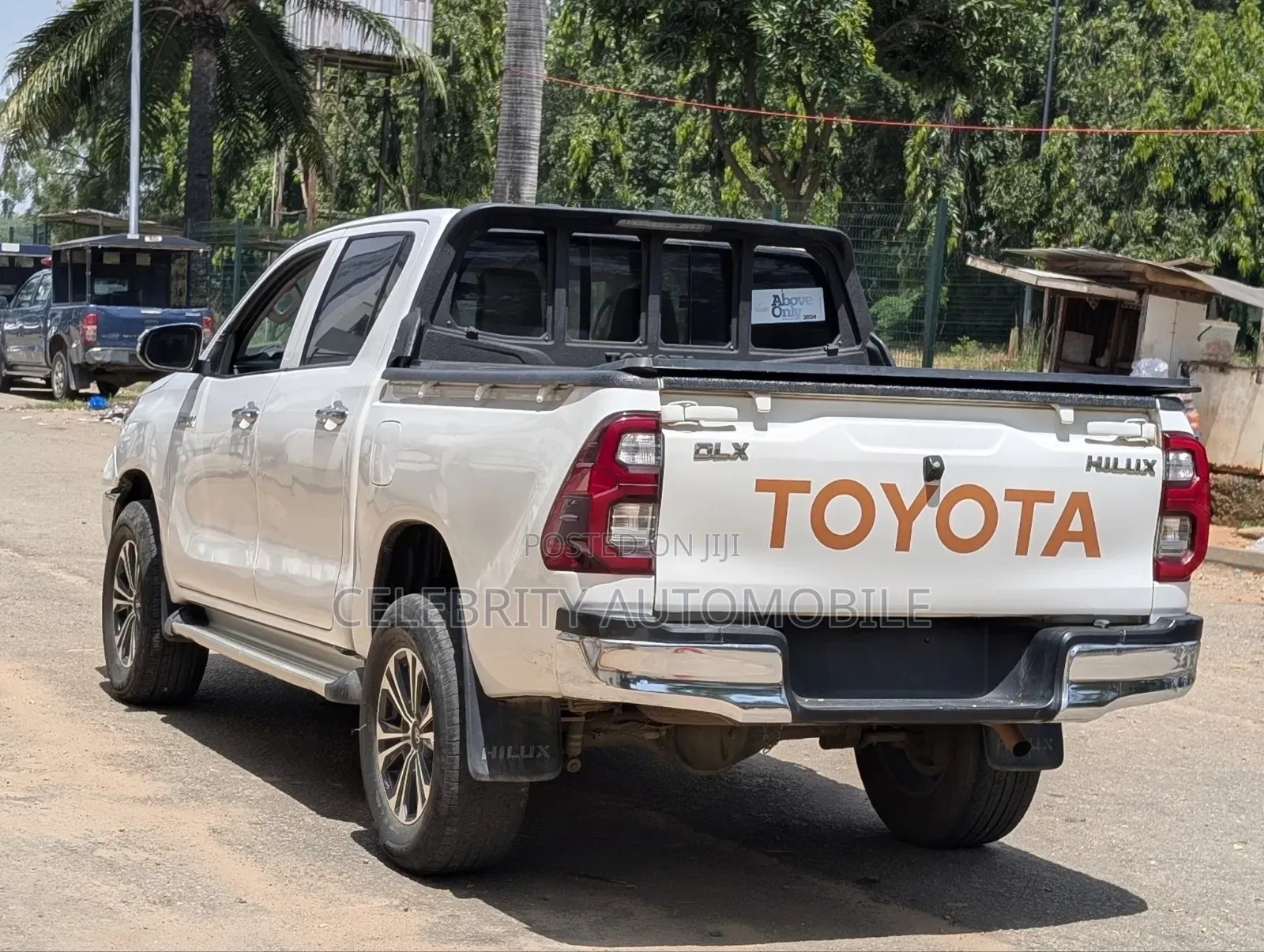 Toyota Hilux 2021 White