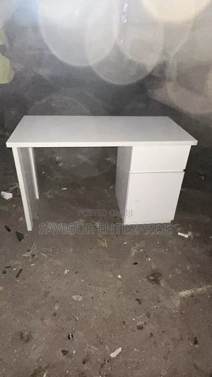 HDF Office Table