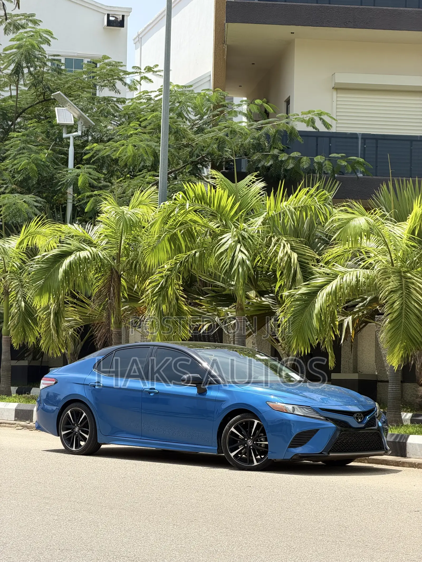 Toyota Camry 2019 Blue