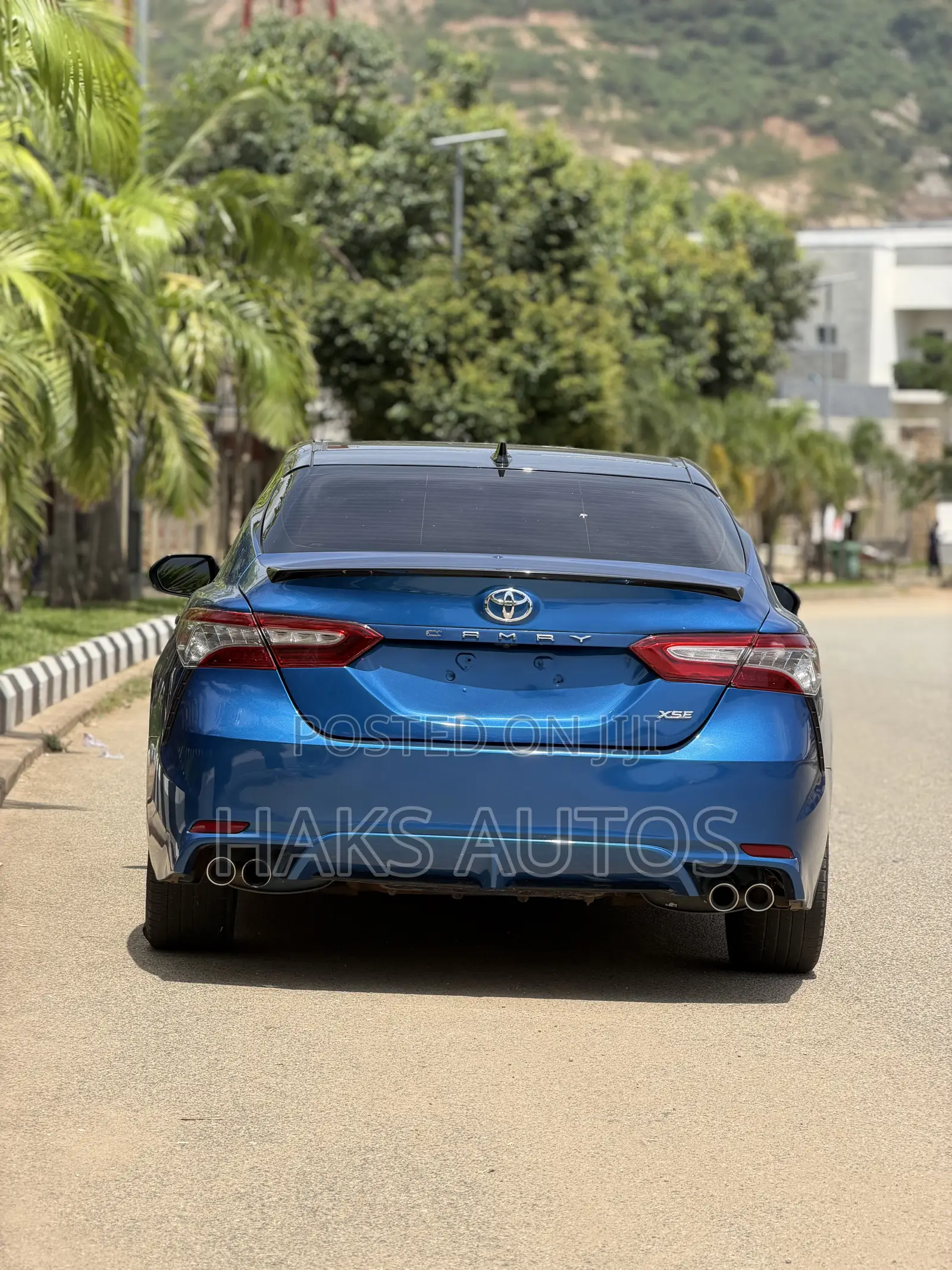 Toyota Camry 2019 Blue