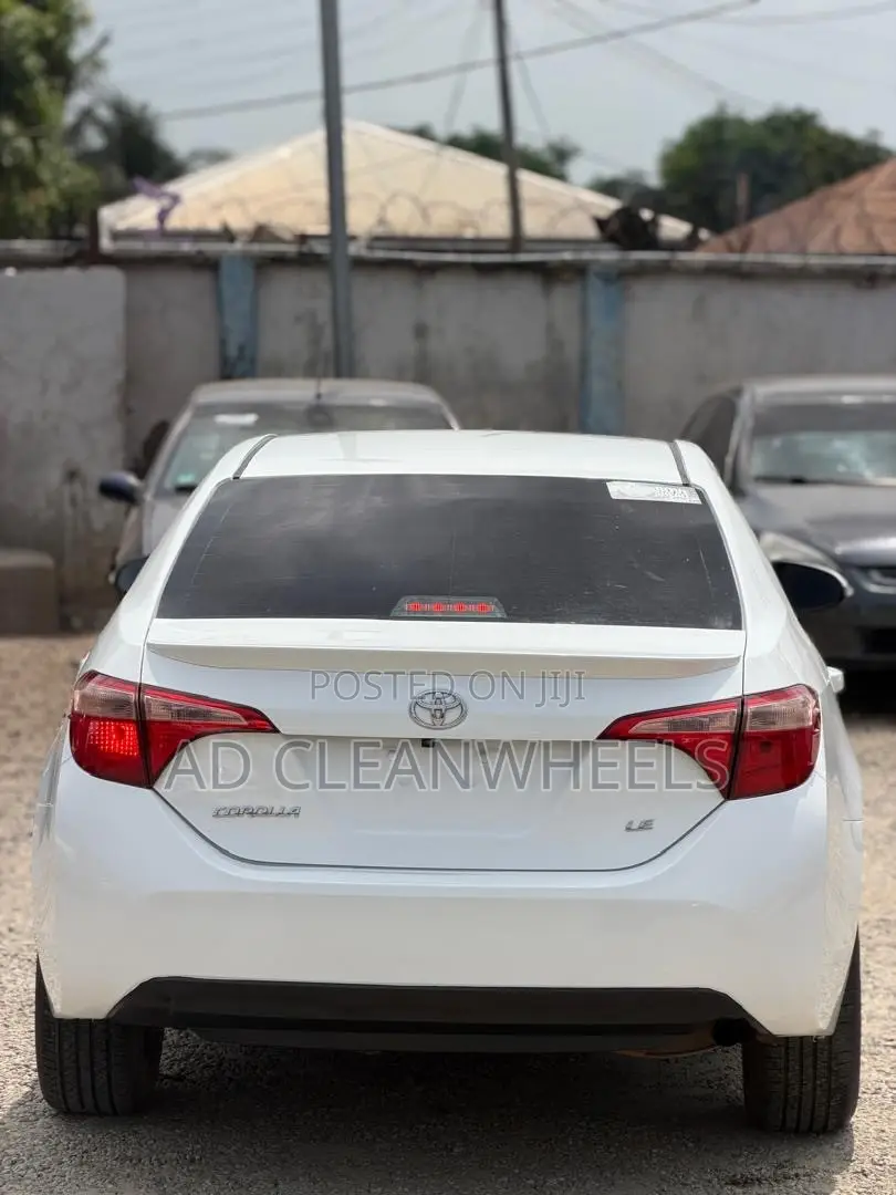 Toyota Corolla LE Eco 4dr Sedan (1.8L 4cyl CVT) 2015 White