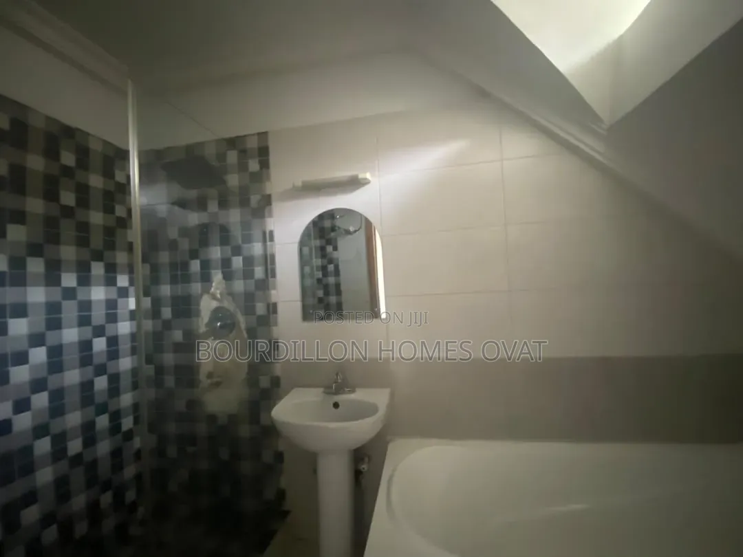 4bdrm Duplex in Ikate Lekki Lagos for rent