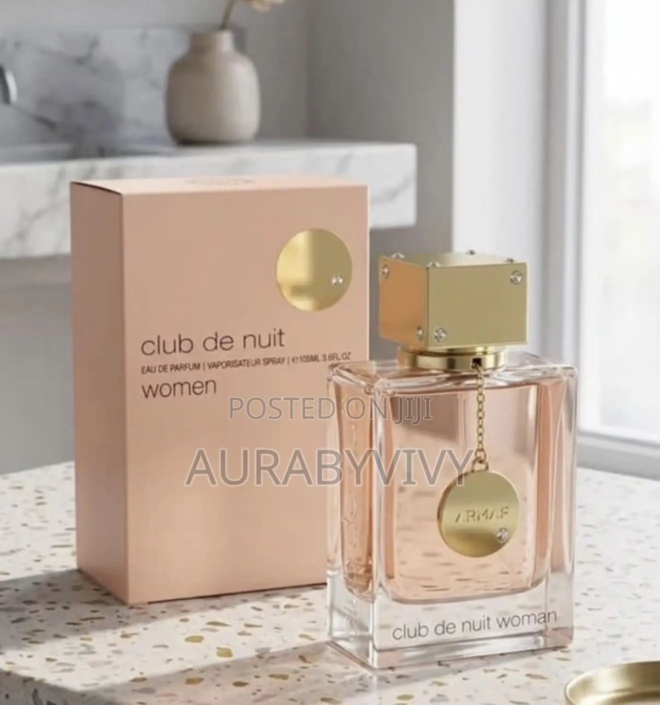 Club De Nuit Woman