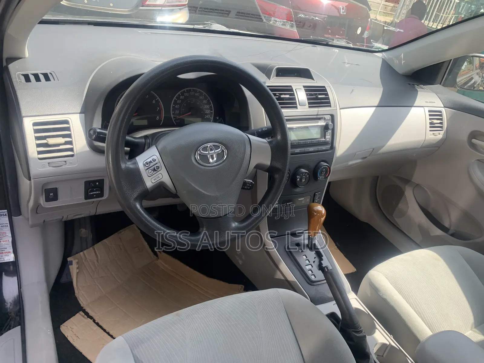 Toyota Corolla LE Special Edition 4dr Sedan (1.8L 4cyl 4A) 2013 Black
