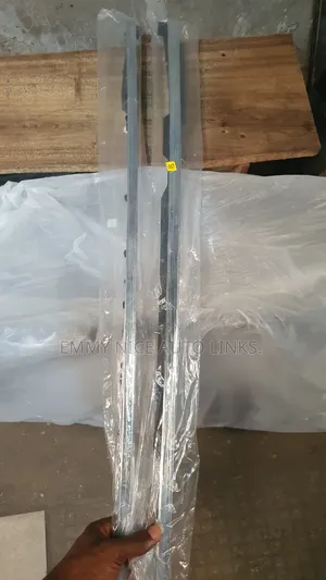 Fender Garnish (Chrome) Sonata 2021