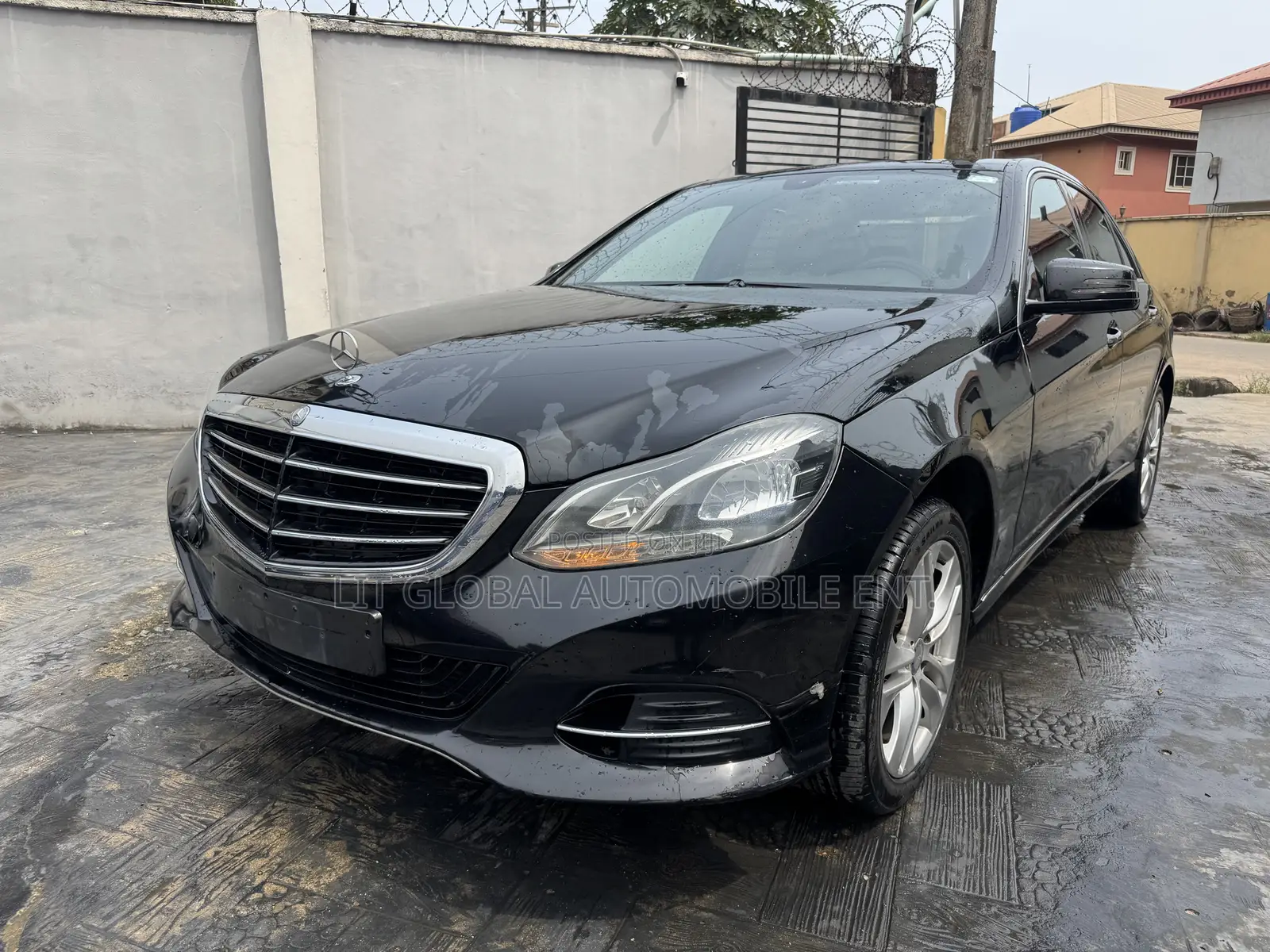Mercedes-Benz E200 2014 Black