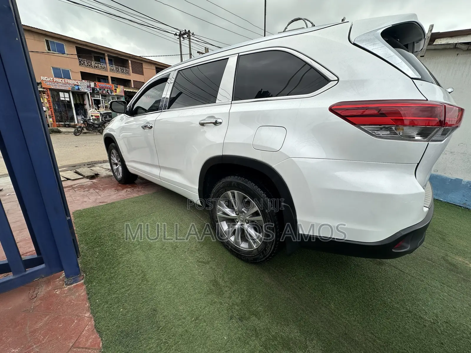 Toyota Highlander XLE 4dr SUV AWD (3.5L 6cyl 6A) 2015 White