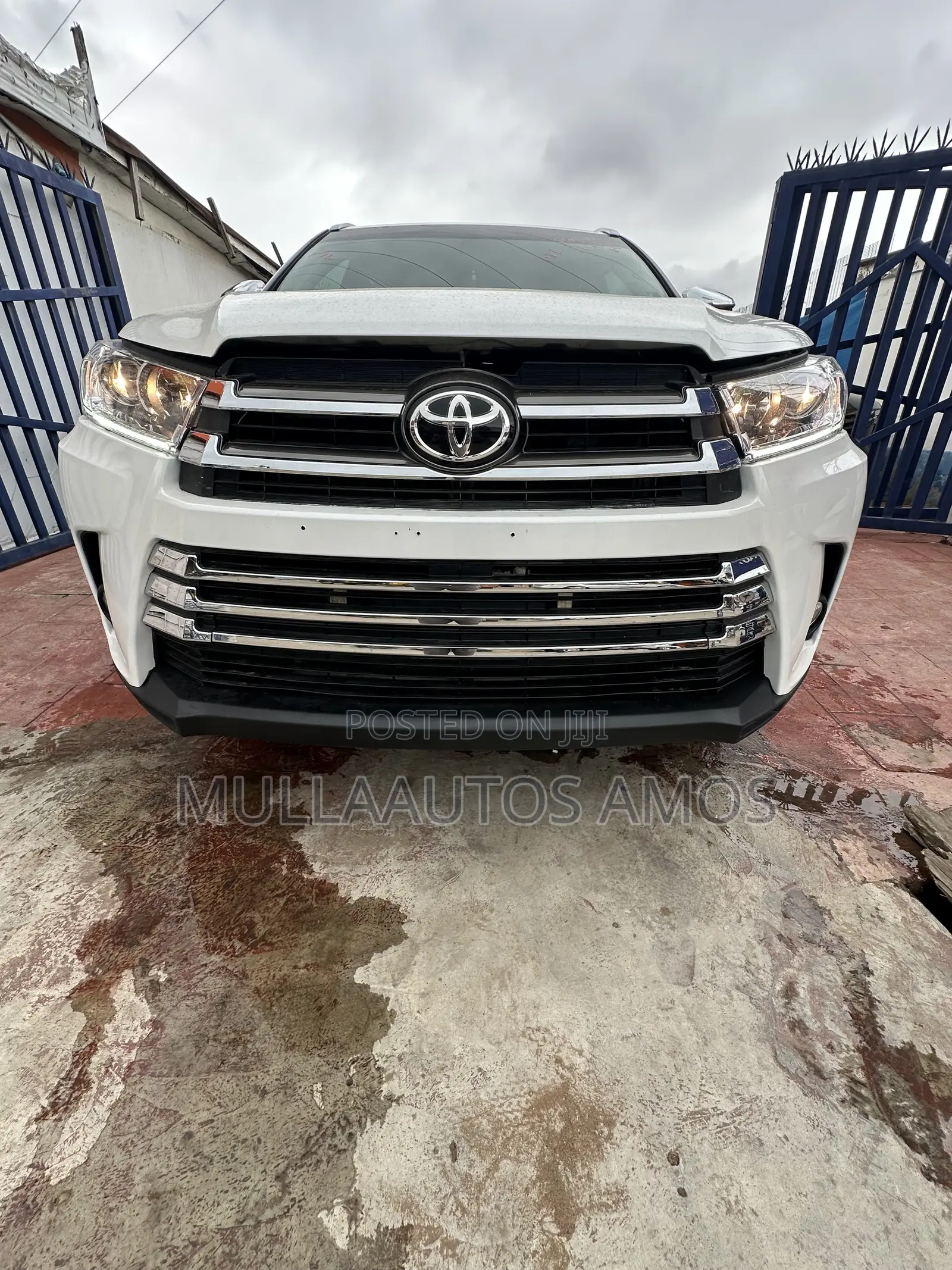 Toyota Highlander XLE 4dr SUV AWD (3.5L 6cyl 6A) 2015 White