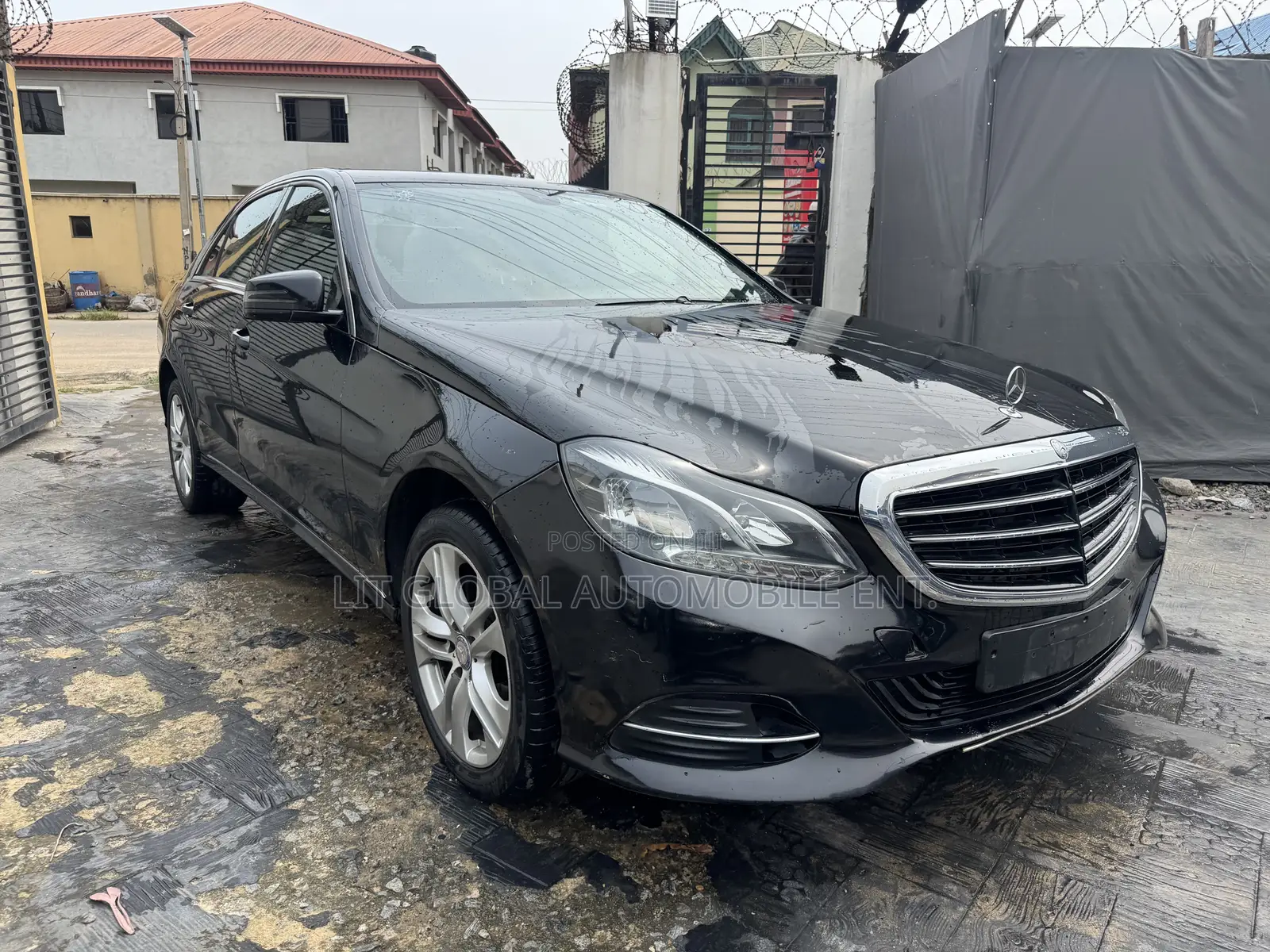 Mercedes-Benz E200 2014 Black