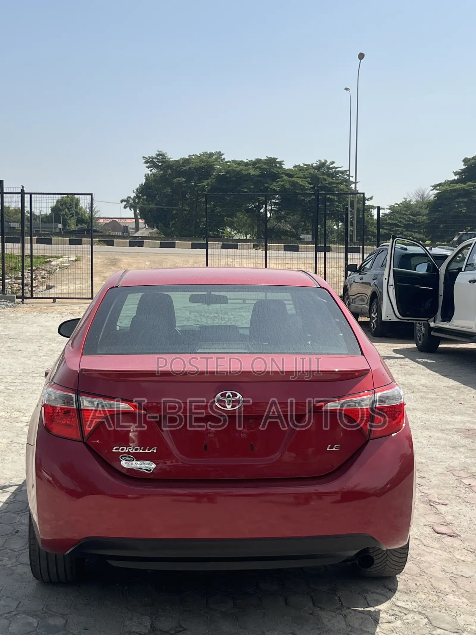 Toyota Corolla LE 4dr Sedan (1.8L 4cyl CVT) 2014 Red