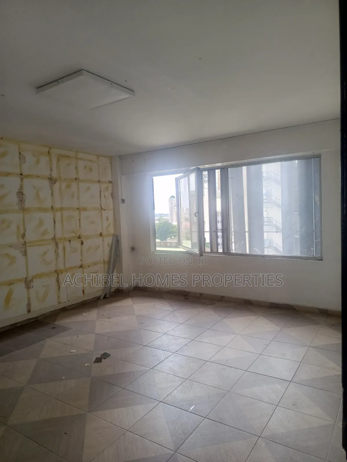 An 80 Square Meter Office Space