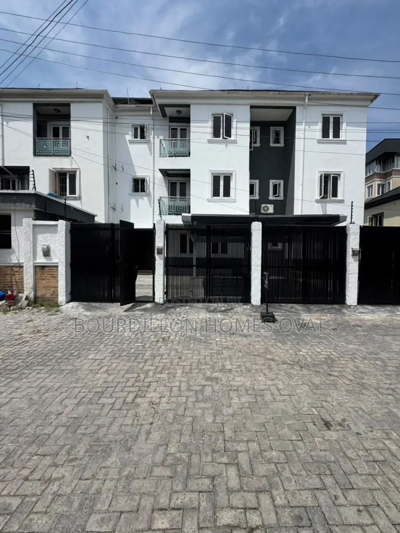 3bdrm Apartment in Osapa Lekki Lagos for rent