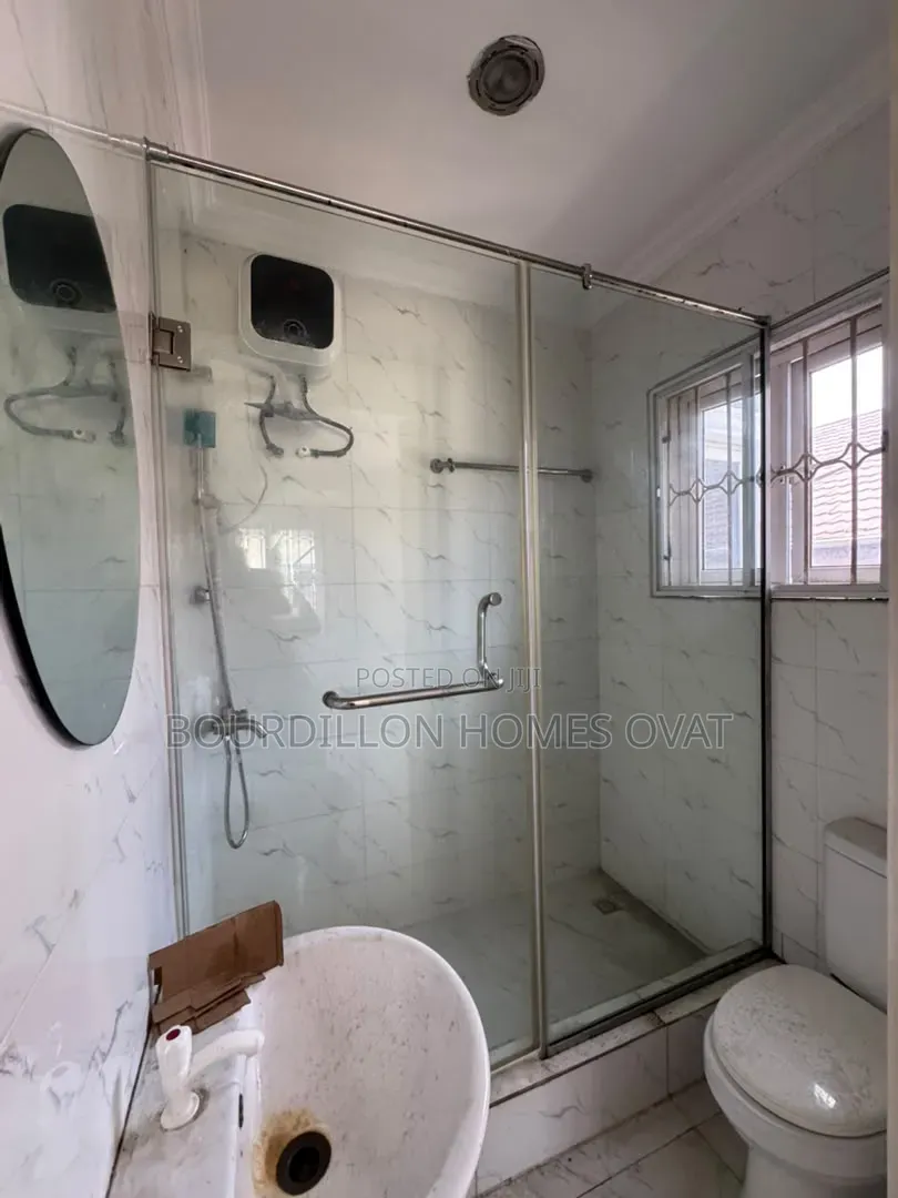3bdrm Apartment in Osapa Lekki Lagos for rent