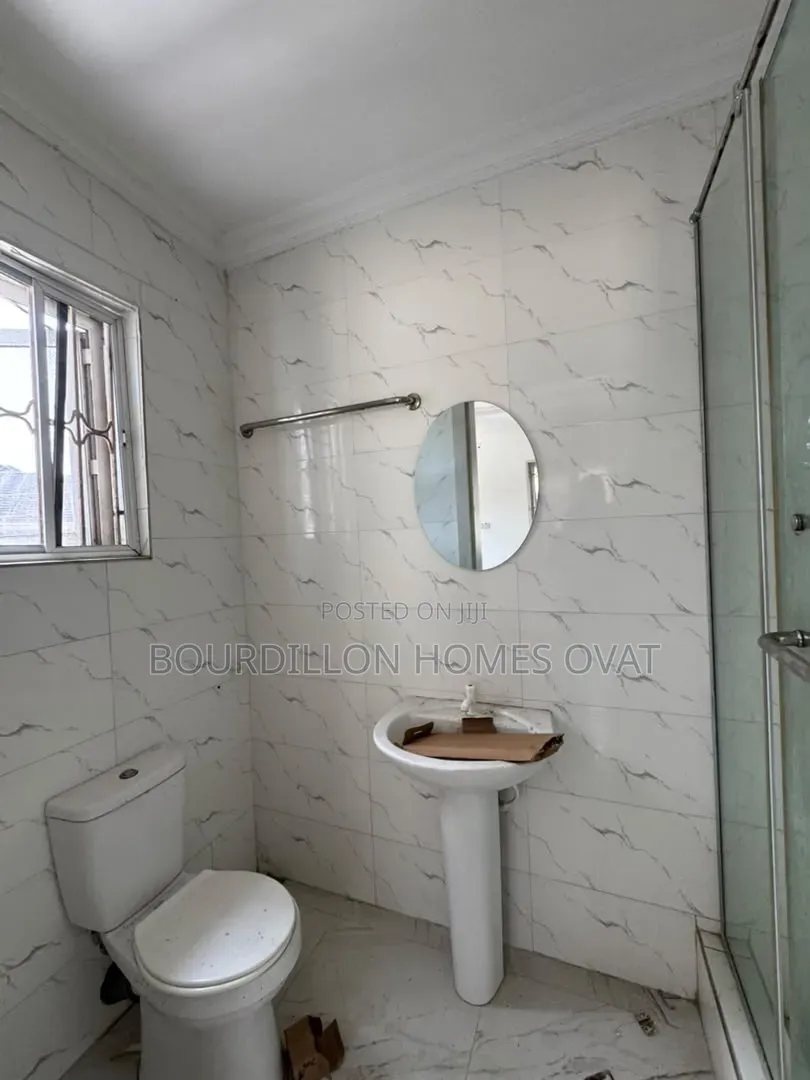 3bdrm Apartment in Osapa Lekki Lagos for rent