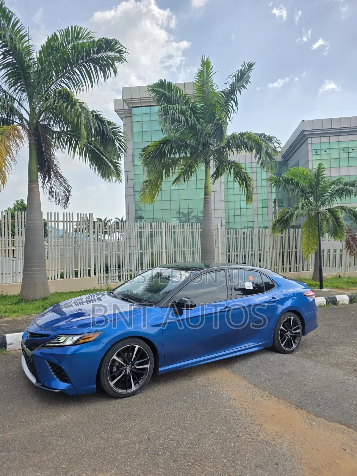 Toyota Camry XSE V6 (3.5L V6 8A) 2019 Blue