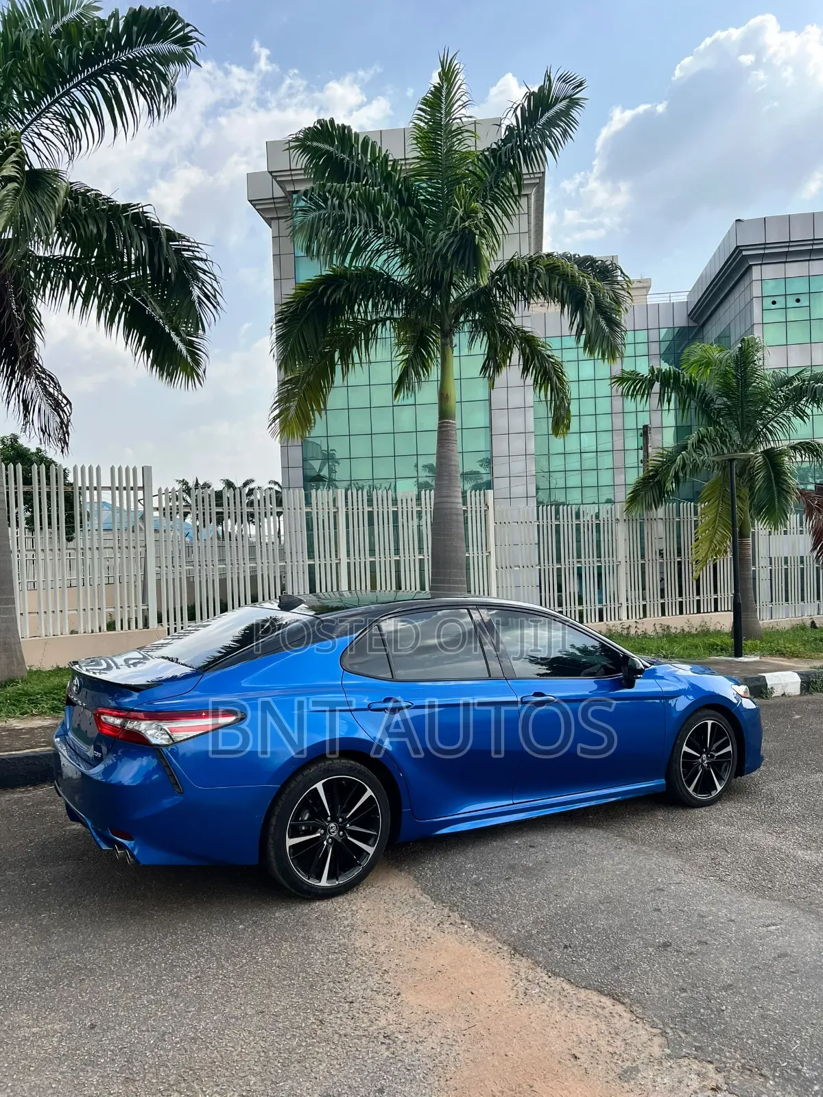 Toyota Camry XSE V6 (3.5L V6 8A) 2019 Blue