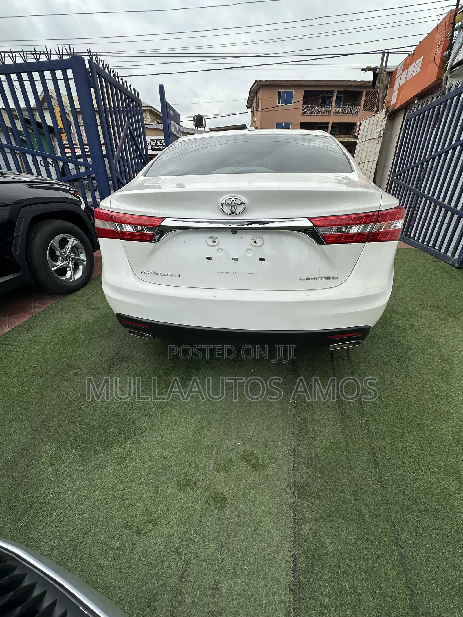 Toyota Avalon Limited 4dr Sedan (3.5L 6cyl 6A) 2014 White