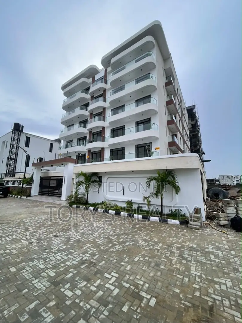 3bdrm Apartment in Lekki Phase 1 for sale