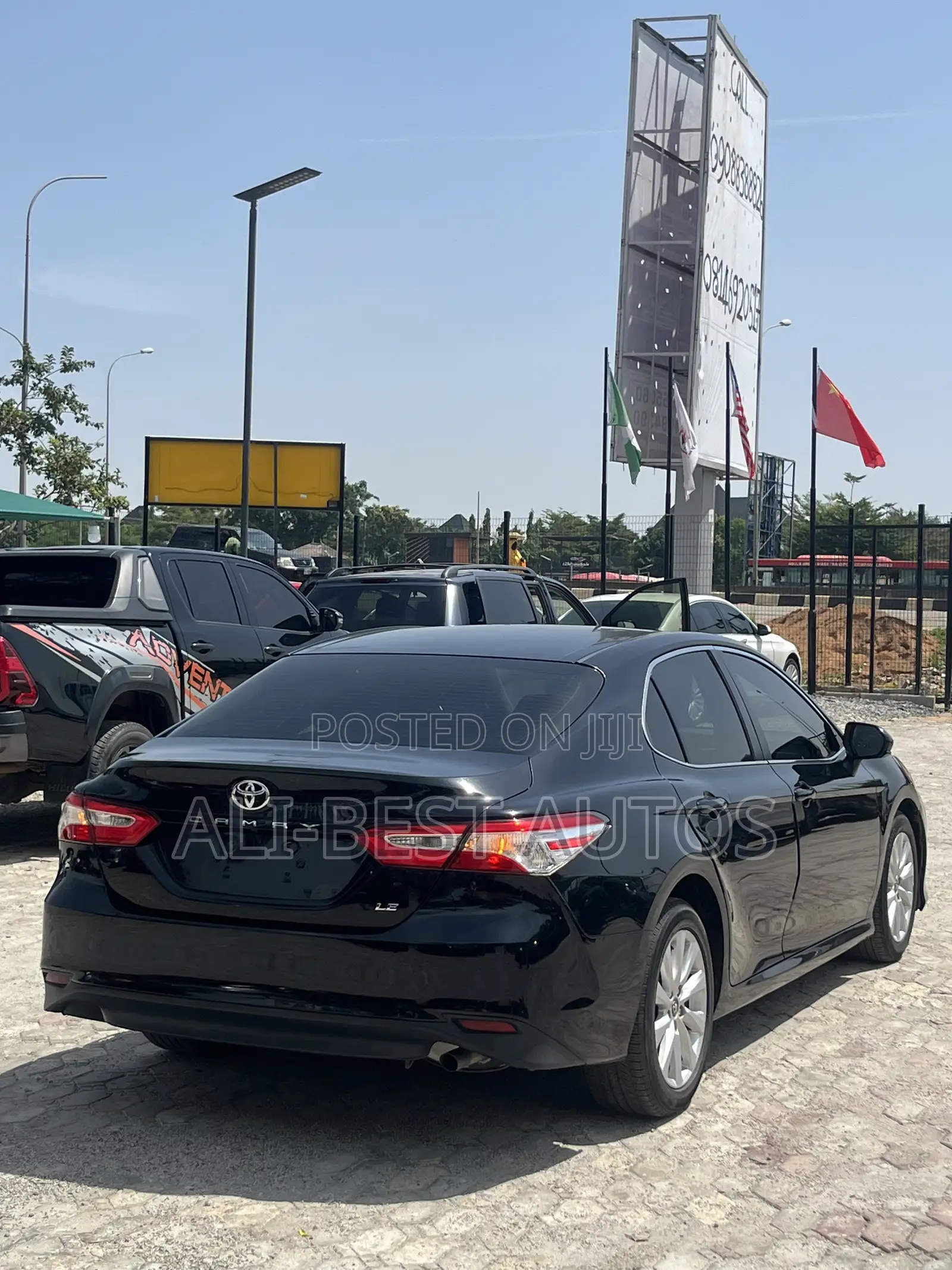 Toyota Camry LE FWD (2.5L 4cyl 8AM) 2018 Black