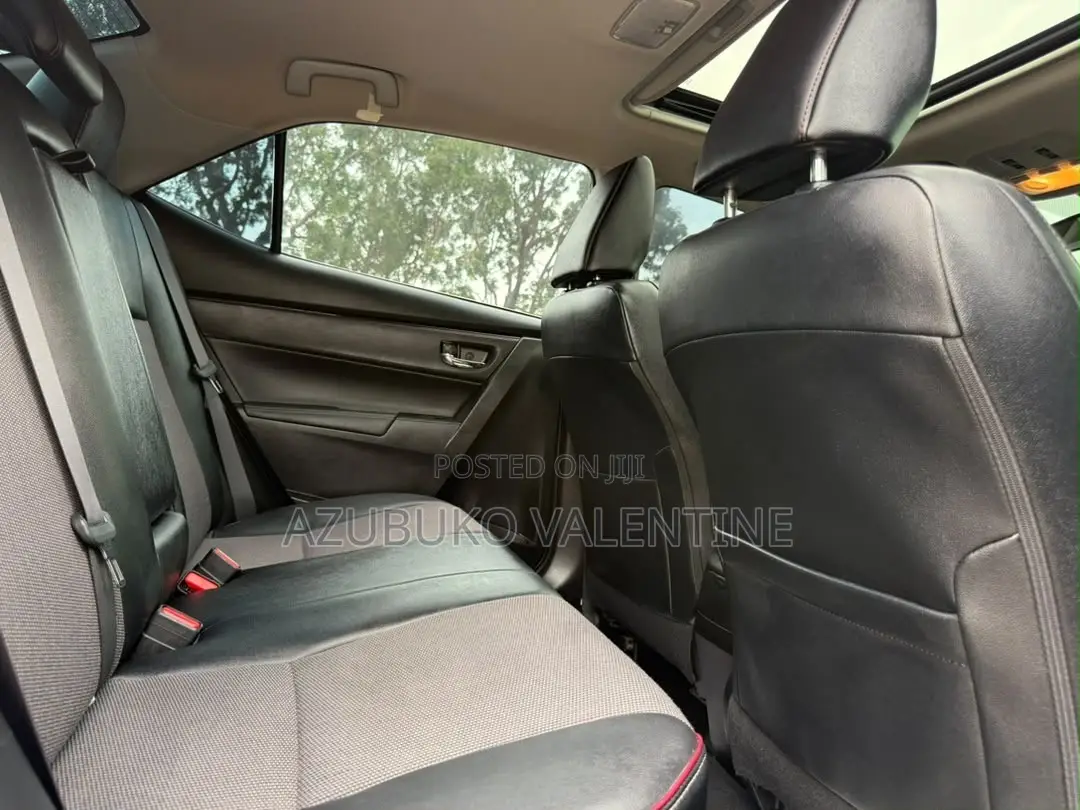 Toyota Corolla SE 4dr Sedan (1.8L 4cyl CVT) 2017 Maroon