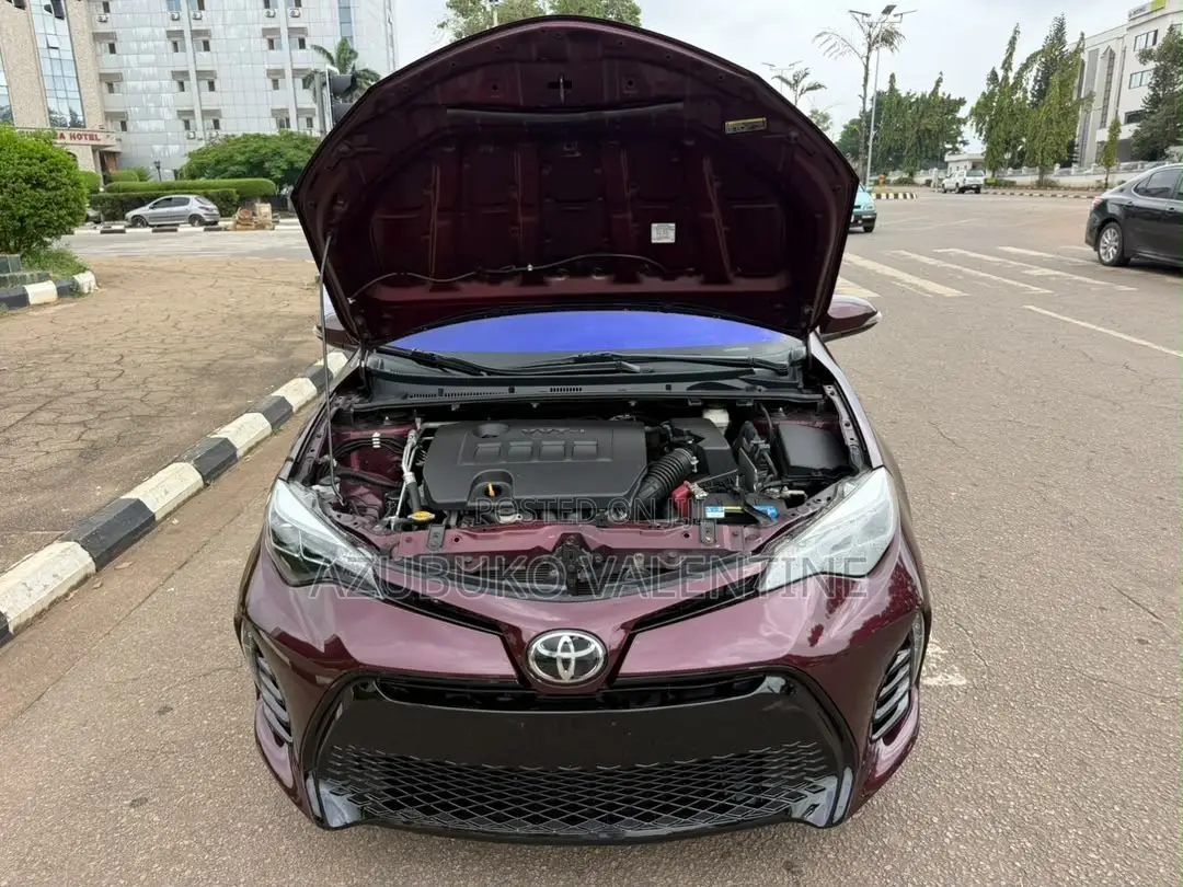 Toyota Corolla SE 4dr Sedan (1.8L 4cyl CVT) 2017 Maroon
