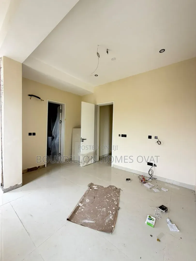 2bdrm Apartment in Victoria Island for sale